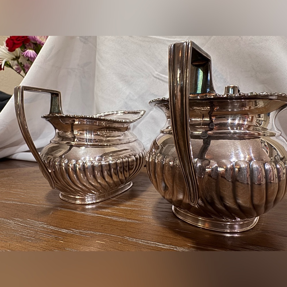 Elegant Elkington Plate 18854 Silver Creamer and Sugar Set - Picture 11 of 11